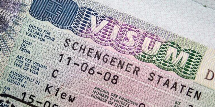 کویتی باشندوں کو قانونی طور پر 'شینجن ویزا' کے حصول کیلئے قواعد کی پابندی کرنے کی تاکید 1